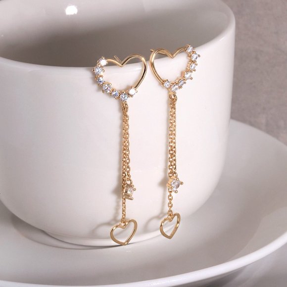 Harti Heart Olive Earrings - 14k Gold Plated Dainty Heart Drop Earrings - Picture 5 of 6